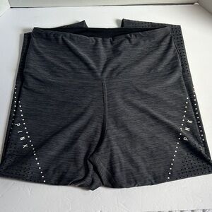 PINK Victoria's Secret Gray Leggings with Studded Detail M Preowned‎